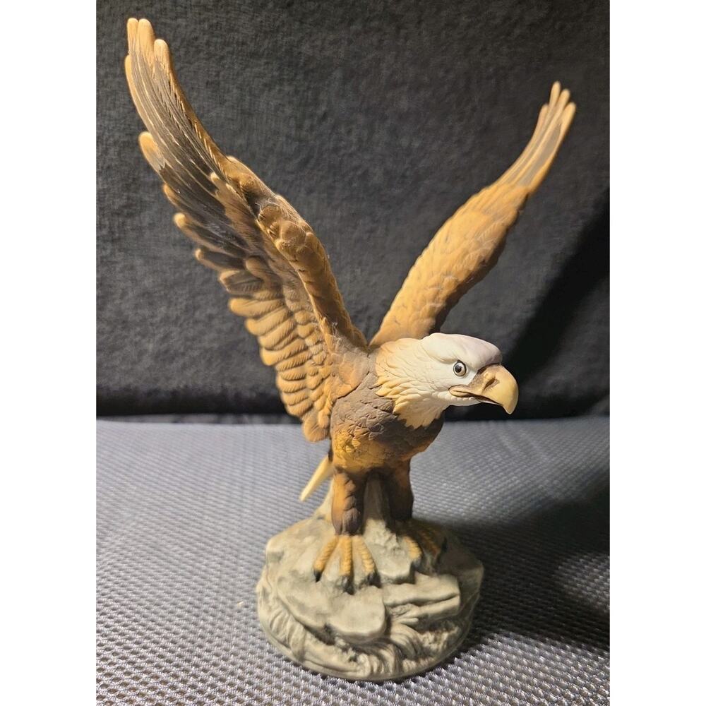 Vintage Bald Eagle by Andrea Sadek Porcelain Ceramic 7" Tall Figurine Statue - Picture 7 of 7